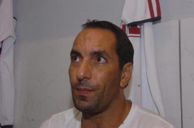 Ex-jogador Edmundo é encontrado em flat e preso em São Paulo Gilmar de Souza / Ex-jogador Edmundo é encontrado em flat e preso em São Paulo Gilmar de Souza /