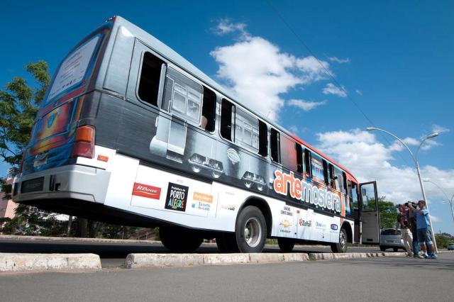 Bonde Artemosfera tem dois ônibus para roteiro na tarde deste domingo Tárlis Schneider/Agencia RBS Bonde Artemosfera tem dois ônibus para roteiro na tarde deste domingo Tárlis Schneider/Agencia RBS