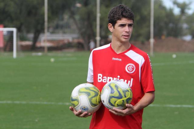 Versátil, Oscar afirma que trabalha para melhorar a marcação no meio do Inter Lucas Uebel/Vipcomm Versátil, Oscar afirma que trabalha para melhorar a marcação no meio do Inter Lucas Uebel/Vipcomm