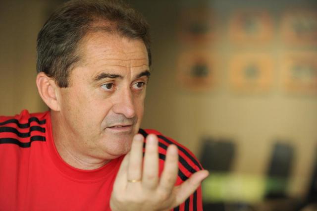 Federação Gaúcha estuda adiar estreias de Inter e Grêmio no Gauchão 2013 Fernando Gomes/Agencia RBS Federação Gaúcha estuda adiar estreias de Inter e Grêmio no Gauchão 2013 Fernando Gomes/Agencia RBS