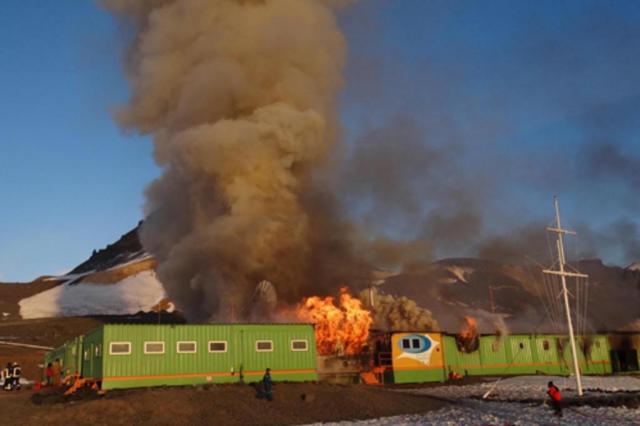 "Era um dia especial", diz gaúcho que descobriu incêndio na estação brasileira na Antártica Armada de Chile/Divulgação "Era um dia especial", diz gaúcho que descobriu incêndio na estação brasileira na Antártica Armada de Chile/Divulgação