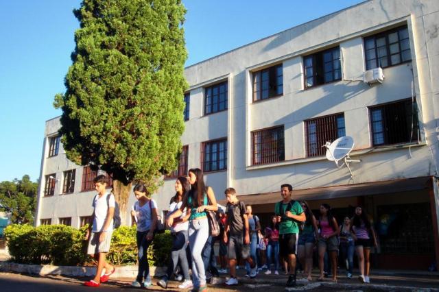 Piratini promete R$ 172 milhões para reformar 388 escolas Roberto Witter/roberto witter Piratini promete R$ 172 milhões para reformar 388 escolas Roberto Witter/roberto witter