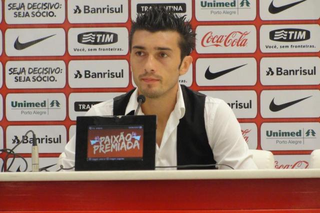 "É preciso pensar no grupo e não no individual", diz Dátolo sobre desfalques Guilherme Becker/AgênciaRBS "É preciso pensar no grupo e não no individual", diz Dátolo sobre desfalques Guilherme Becker/AgênciaRBS