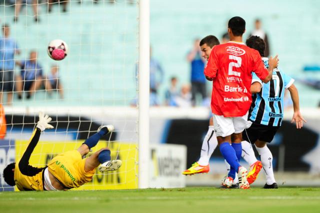 Grêmio espera Gre-Nal na decisão, mas admite que irá secar o Inter contra o VEC Mauro Vieira/ Grêmio espera Gre-Nal na decisão, mas admite que irá secar o Inter contra o VEC Mauro Vieira/