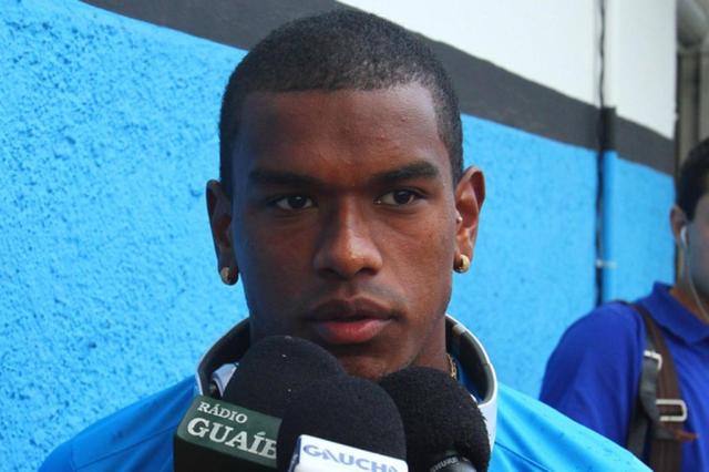 Fernando vê Inter como favorito e fala em cautela para evitar surpresas no clássico Lucas Uebel/Gremio.net Fernando vê Inter como favorito e fala em cautela para evitar surpresas no clássico Lucas Uebel/Gremio.net