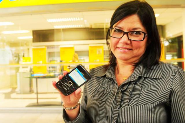 Acesso a banco por telefone deve alcançar a internet em sete anos Jean Schwarz/Agencia RBS Acesso a banco por telefone deve alcançar a internet em sete anos Jean Schwarz/Agencia RBS