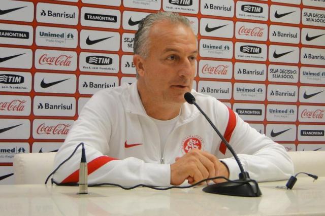 Dorival aponta time com Elton, Jajá e Fabrício para o Gre-Nal de domingo Guilherme Becker/AgênciaRBS Dorival aponta time com Elton, Jajá e Fabrício para o Gre-Nal de domingo Guilherme Becker/AgênciaRBS