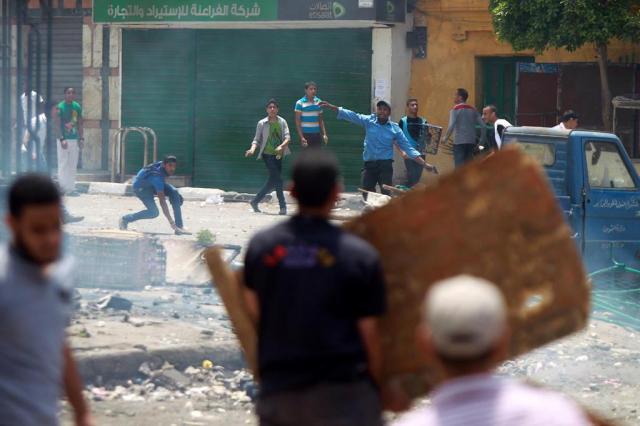 Vinte morrem em confrontos no Cairo a poucas semanas das eleições Khaled Desouki/AFP Vinte morrem em confrontos no Cairo a poucas semanas das eleições Khaled Desouki/AFP