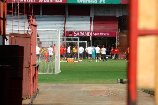 Inter esconde treino realizado nesta manhã Emílio Pedroso/Agencia RBS Inter esconde treino realizado nesta manhã Emílio Pedroso/Agencia RBS