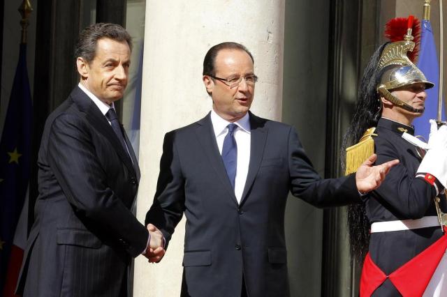 François Hollande toma posse como presidente da França Jacques Brinon/AP François Hollande toma posse como presidente da França Jacques Brinon/AP