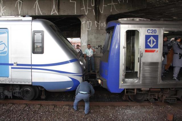 Falha no freio teria causado colisão entre trens no metrô de São Paulo, diz sindicato DIOGO MOREIRA/FUTURA PRESS/AE Falha no freio teria causado colisão entre trens no metrô de São Paulo, diz sindicato DIOGO MOREIRA/FUTURA PRESS/AE