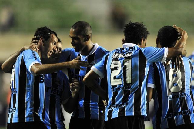 Grêmio joga mais, vira sobre o Bahia e traz vantagem para Porto Alegre Diego Vara/Agencia RBS Grêmio joga mais, vira sobre o Bahia e traz vantagem para Porto Alegre Diego Vara/Agencia RBS
