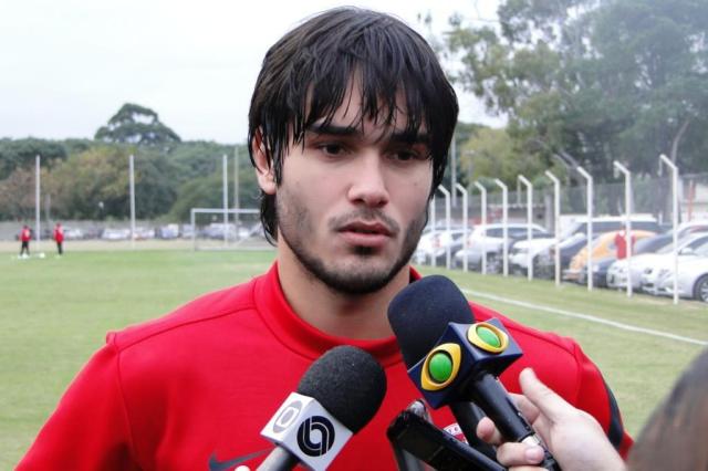 "Quem joga em clube grande tem que estar acostumado à pressão", diz Dalton Guilherme Becker/AgênciaRBS "Quem joga em clube grande tem que estar acostumado à pressão", diz Dalton Guilherme Becker/AgênciaRBS
