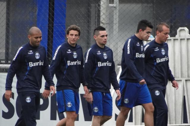 No primeiro treino no Grêmio, Elano reencontra ex-colegas de Santos Adriano de Carvalho/ No primeiro treino no Grêmio, Elano reencontra ex-colegas de Santos Adriano de Carvalho/