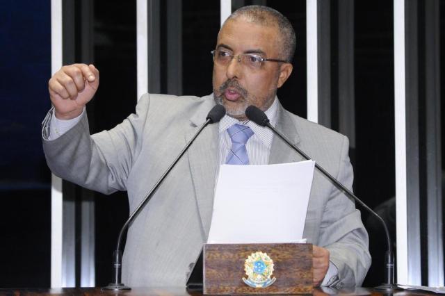 Após mais um adiamento, senador Paulo Paim cobra votação de cotas em universidades federais na quarta-feira Waldemir Barreto/Agência Senado Após mais um adiamento, senador Paulo Paim cobra votação de cotas em universidades federais na quarta-feira Waldemir Barreto/Agência Senado