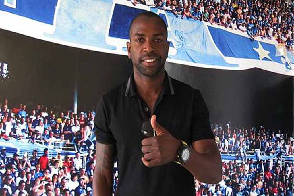 Sandro Silva está em Belo Horizonte para assinar contrato com o Cruzeiro Divulgação, Cruzeiro/ Sandro Silva está em Belo Horizonte para assinar contrato com o Cruzeiro Divulgação, Cruzeiro/
