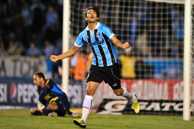 Moreno elogia meio-campo do Grêmio: "Talvez um dos melhores do Brasil" Diego Vara/ Moreno elogia meio-campo do Grêmio: "Talvez um dos melhores do Brasil" Diego Vara/