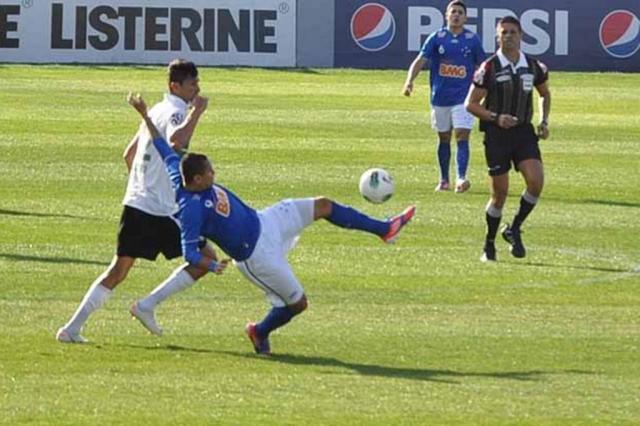 Superior, Coritiba goleia o Cruzeiro por 4 a 0 no Estádio Couto Pereira Divulgação/Cruzeiro Superior, Coritiba goleia o Cruzeiro por 4 a 0 no Estádio Couto Pereira Divulgação/Cruzeiro