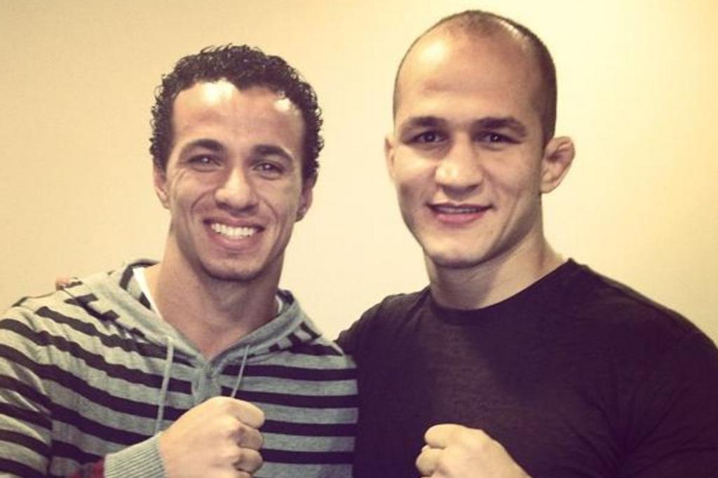 FOTO: Júnior Cigano posta foto com Leandro Damião no Twitter Reprodução Twitter/Junior Cigano FOTO: Júnior Cigano posta foto com Leandro Damião no Twitter Reprodução Twitter/Junior Cigano