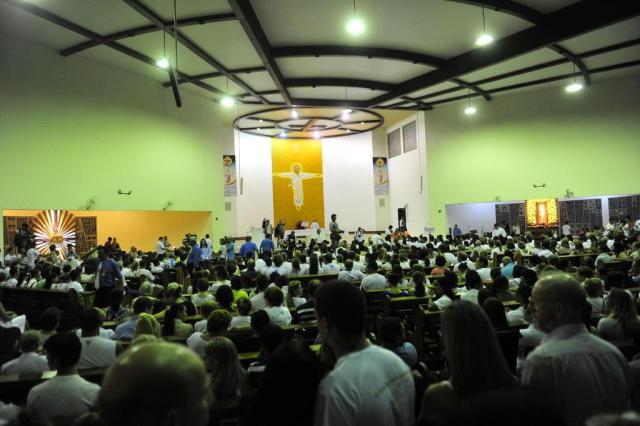 Missa reúne cerca de 4 mil pessoas na Basílica da Medianeira em Santa Maria Ronald Mendes/Agencia RBS Missa reúne cerca de 4 mil pessoas na Basílica da Medianeira em Santa Maria Ronald Mendes/Agencia RBS
