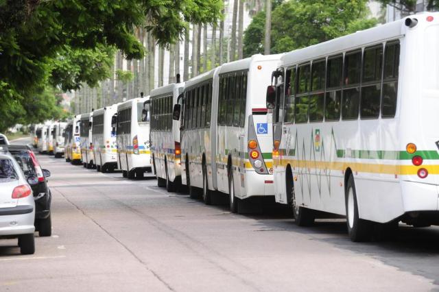 Rodoviários realizam operação tartaruga e causam transtornos no trânsito de Porto Alegre Ronaldo Bernardi/Agencia RBS Rodoviários realizam operação tartaruga e causam transtornos no trânsito de Porto Alegre Ronaldo Bernardi/Agencia RBS