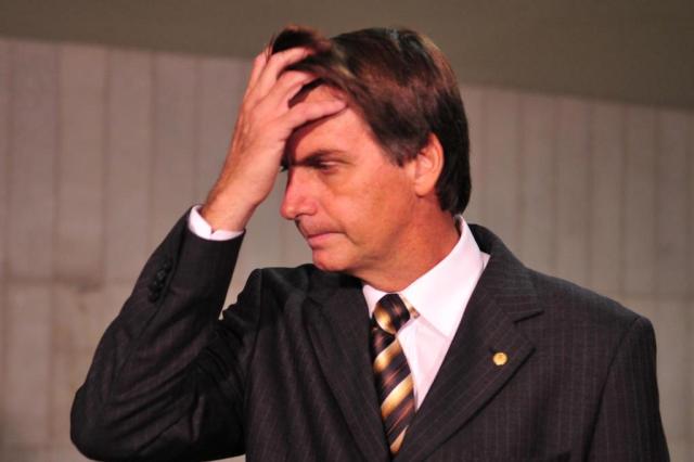 Bolsonaro diz que não teme processos e faz nova ofensa: "Não merece ser estuprada porque é muito feia" Renato Araújo/ABr/ABR Bolsonaro diz que não teme processos e faz nova ofensa: "Não merece ser estuprada porque é muito feia" Renato Araújo/ABr/ABR