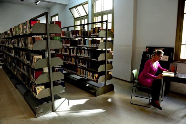 Em tempos de internet e livro digital, bibliotecas ainda pulsam em Porto Alegre Mauro Vieira/Agencia RBS Em tempos de internet e livro digital, bibliotecas ainda pulsam em Porto Alegre Mauro Vieira/Agencia RBS