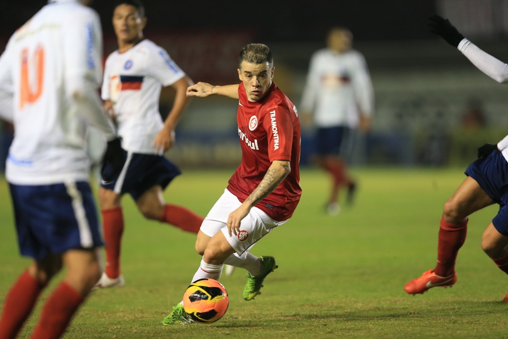 A noite em que D'Alessandro chegou a Porto Alegre para atuar no Inter Diego Vara/ Agência RBS/ A noite em que D'Alessandro chegou a Porto Alegre para atuar no Inter Diego Vara/ Agência RBS/