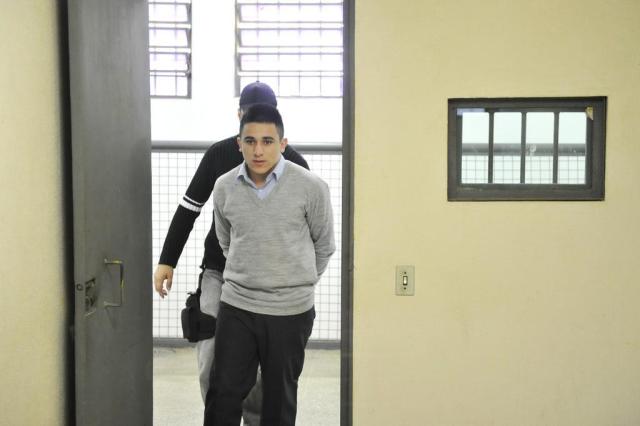 Justiça condena Luan Barcelos da Silva a 55 anos de prisão pela morte de três taxistas Carlos Macedo/Agencia RBS Justiça condena Luan Barcelos da Silva a 55 anos de prisão pela morte de três taxistas Carlos Macedo/Agencia RBS