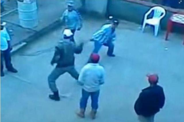 Abordagem de PM contra homem em Barros Cassal repercute na internet Reprodução/Facebook Abordagem de PM contra homem em Barros Cassal repercute na internet Reprodução/Facebook