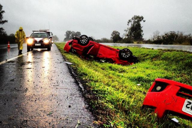 Mulher morre em acidente na freeway, em Santo Antônio da Patrulha Felipe Daroit/Agencia RBS Mulher morre em acidente na freeway, em Santo Antônio da Patrulha Felipe Daroit/Agencia RBS