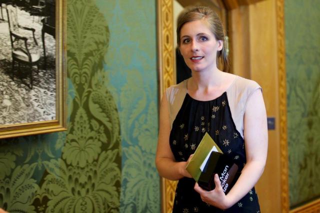 Eleanor Catton  a mais jovem ganhadora do Man Booker Prize Andrew Cowie/AFP