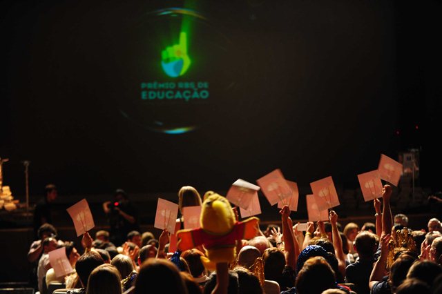 Prêmio RBS de Educação destacou iniciativas de SC e do RS que incentivam a leitura nas escolas Dani Conzi/Agência RBS Prêmio RBS de Educação destacou iniciativas de SC e do RS que incentivam a leitura nas escolas Dani Conzi/Agência RBS