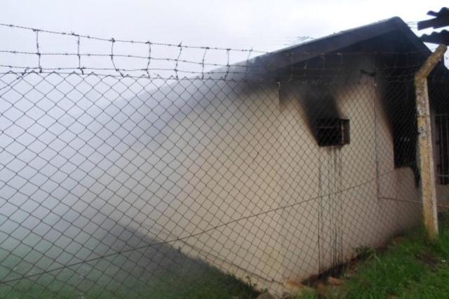 Incêndio atinge ala do presídio de Vacaria Ladimir Fabris/Rádio Fátima/Divulgação Incêndio atinge ala do presídio de Vacaria Ladimir Fabris/Rádio Fátima/Divulgação