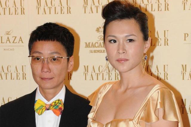 Filha de magnata de Hong Kong implora para o pai aceitar sua sexualidade Apple Daily/AFP PHOTO Filha de magnata de Hong Kong implora para o pai aceitar sua sexualidade Apple Daily/AFP PHOTO