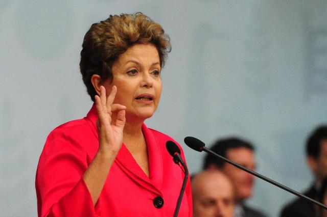 "Apoiar significa fornecer instrumentos de gestão", diz Dilma a prefeitos Adriana Franciosi/AgênciaRBS "Apoiar significa fornecer instrumentos de gestão", diz Dilma a prefeitos Adriana Franciosi/AgênciaRBS