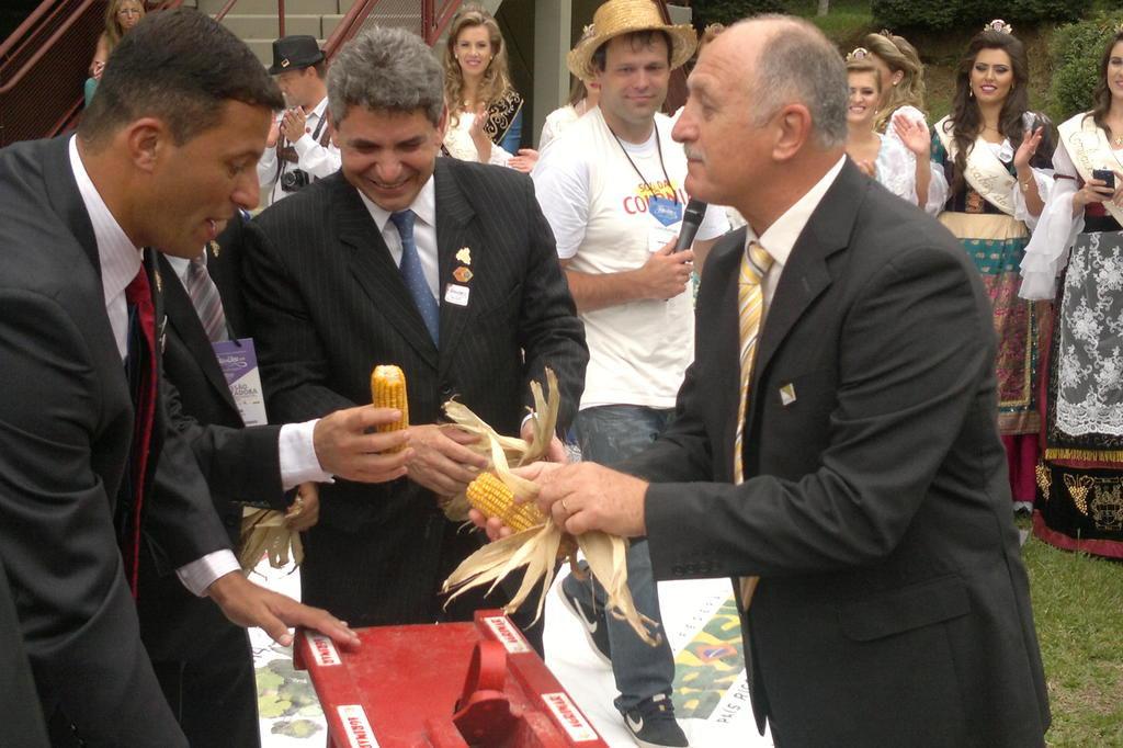 Em Caxias, Felipão participa das Olimpíadas Coloniais Maurício Reolon/agencia RBS Em Caxias, Felipão participa das Olimpíadas Coloniais Maurício Reolon/agencia RBS