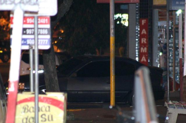 Assaltante mantém mulher como refém em carro no centro de Parobé Charles Dias/Especial Assaltante mantém mulher como refém em carro no centro de Parobé Charles Dias/Especial