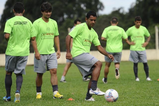 Veranópolis comemora semana só de treinos em preparação ao jogo contra o Juventude no sábado Porthus Junior/Agencia RBS Veranópolis comemora semana só de treinos em preparação ao jogo contra o Juventude no sábado Porthus Junior/Agencia RBS