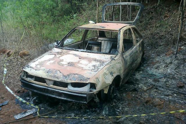 Homem é encontrado morto dentro de porta-malas de carro incendiado, em Tapera Marino Franceschi/Divulgação Polícia Civil Homem é encontrado morto dentro de porta-malas de carro incendiado, em Tapera Marino Franceschi/Divulgação Polícia Civil