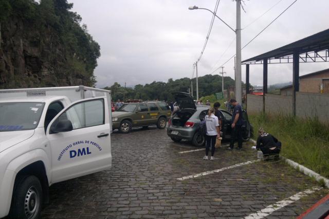 Diretor da secretaria de Obras e ex-vereador de Flores da Cunha é morto a tiros Roni Rigon/ Agência RBS/ Diretor da secretaria de Obras e ex-vereador de Flores da Cunha é morto a tiros Roni Rigon/ Agência RBS/