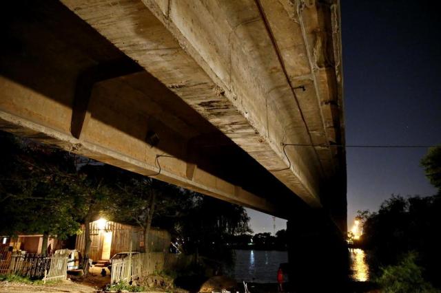 Nova ponte do Guaíba deixa incerto o futuro de pelo menos 850 famílias Adriana Franciosi/Agencia RBS Nova ponte do Guaíba deixa incerto o futuro de pelo menos 850 famílias Adriana Franciosi/Agencia RBS