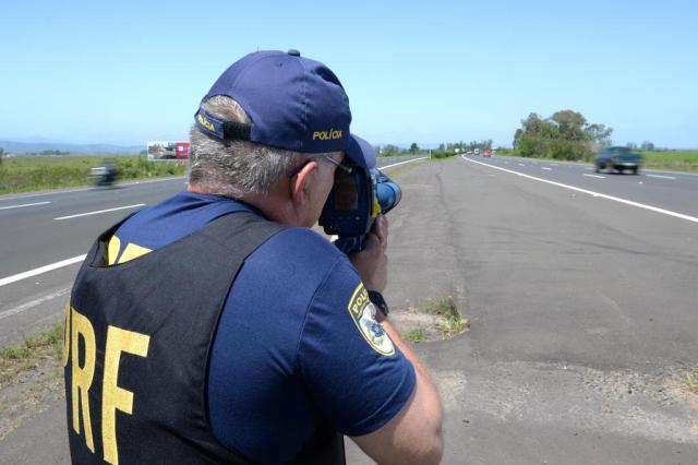 PRF vai multar motorista que acelera depois de passar por radar Tadeu Vilani/Agencia RBS