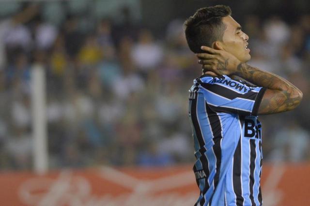 Em jogo ruim, Santos e Grêmio ficam no 0 a 0 Levi Bianco/BRAZIL PHOTO PRESS/ESTADÃO CONTEÚDO