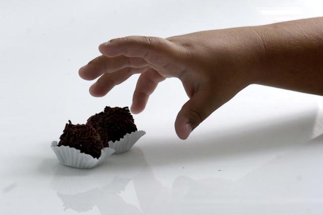 Crianças se esforçam mais para conseguir alimentos que estão longe Daniel Marenco/Agencia RBS