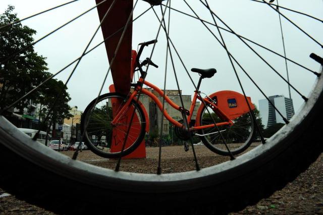 Vereadores cobram soluções para serviço de bicicletas de aluguel em Porto Alegre Tadeu Vilani/Agencia RBS Vereadores cobram soluções para serviço de bicicletas de aluguel em Porto Alegre Tadeu Vilani/Agencia RBS