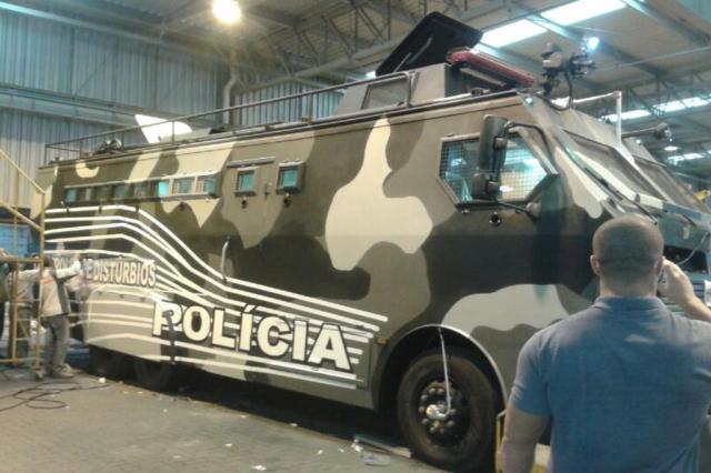 Caminhão blindado com jato d'água será usado em protestos Brigada Militar/Divulgação