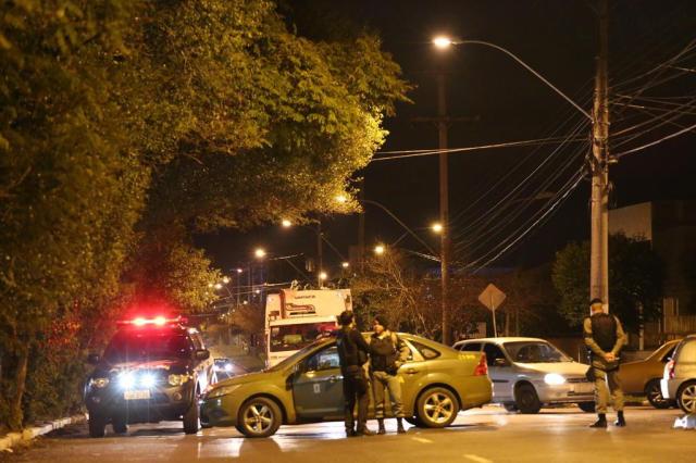 Motorista atropela seis jovens durante protesto por segurança Adriana Franciosi/Agencia RBS