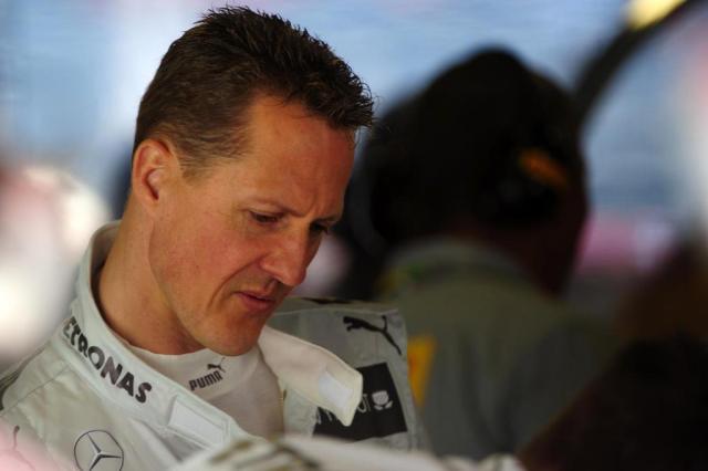 Schumacher está com menos de 45 quilos e consciência limitada, diz jornal DIMITAR DILKOFF/AFP