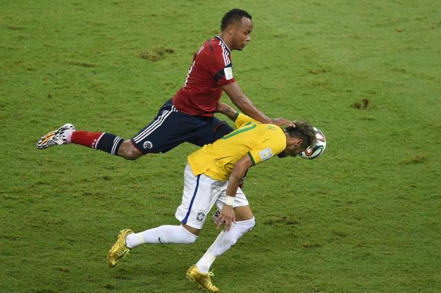 Fifa vai investigar lance que tirou Neymar da Copa ODD ANDERSEN/AFP